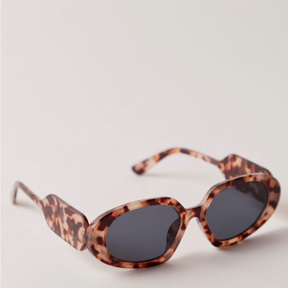 Free People Brown Tortoiseshell Sunglasses - Picture 2 of 5